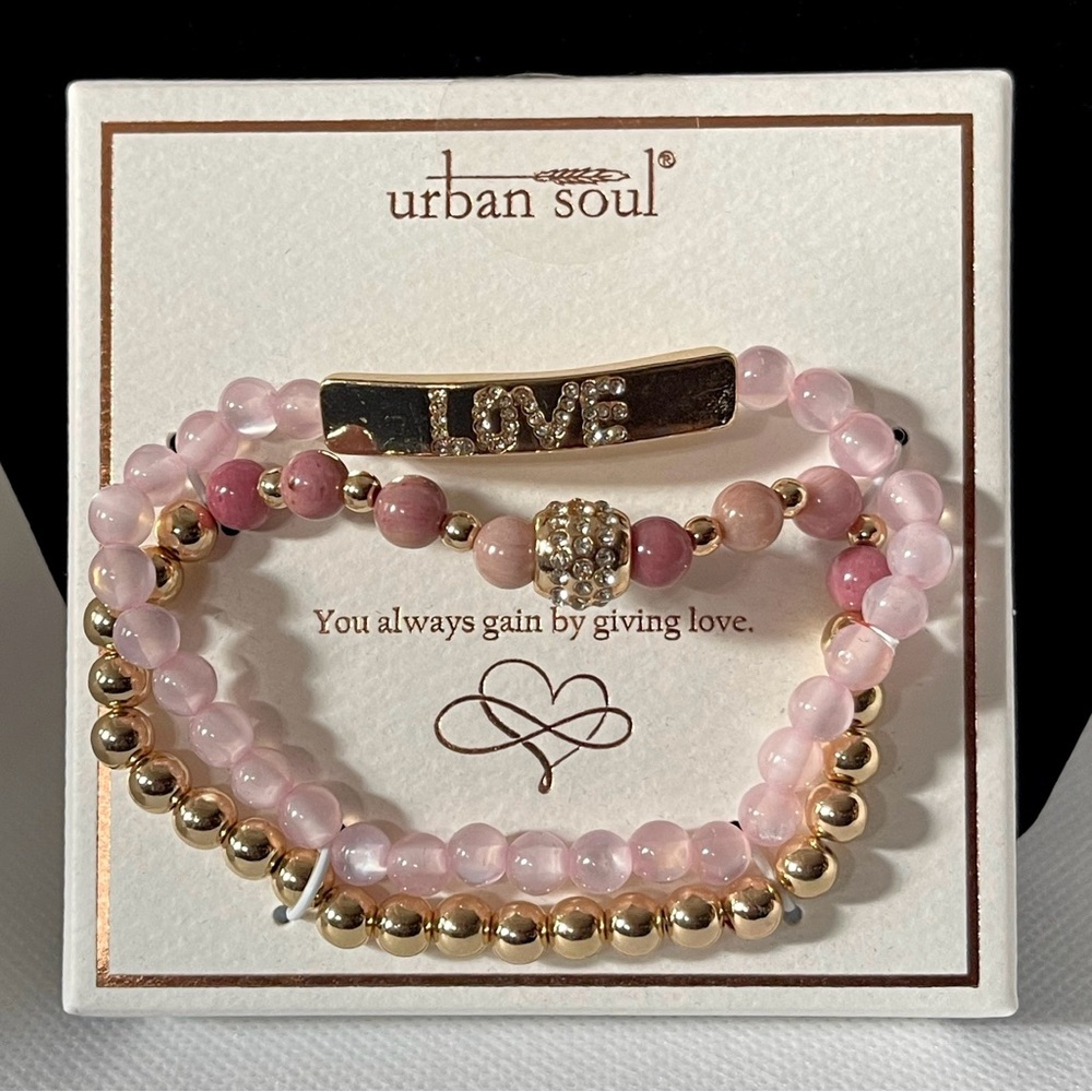 🆕NWT, 2pc Urban Soul Love stretch bracelet set.